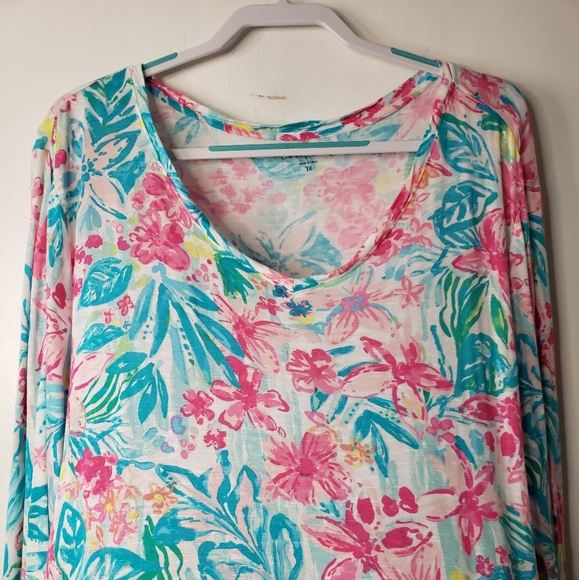 Floral Top - Picture 2 of 8